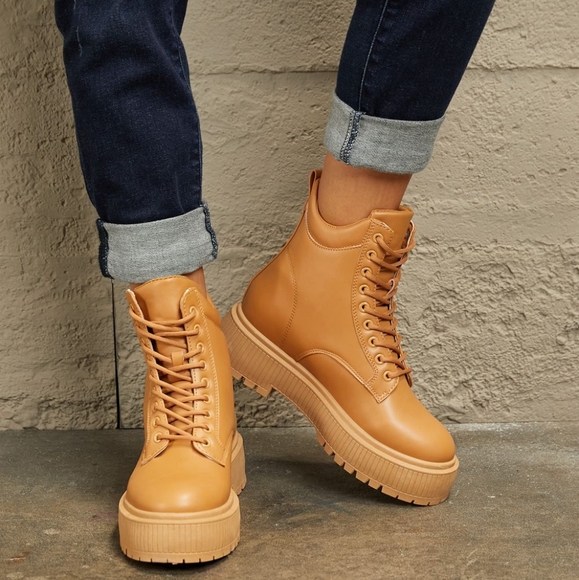 East Lion Corp Shoes - East Lion Corp Platform Combat Boots In Camel